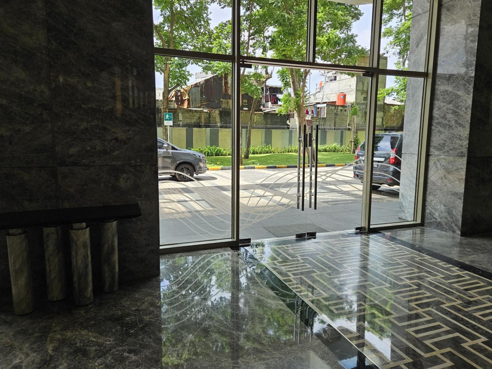 3Br Flat In Taman Anggrek Residence Jakarta Buitenkant foto
